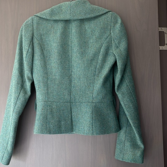 Blazer 100% wool with lining size: 36 would fit like an xs - Picture 2 of 10